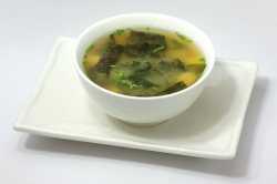Zupa z glonami i wołowiną